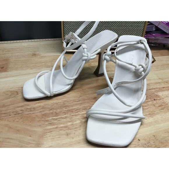 Open Edit Strappy Sandals Women's 6 White Leather Slip-On Kitten Heel Comfort - Picture 4 of 6